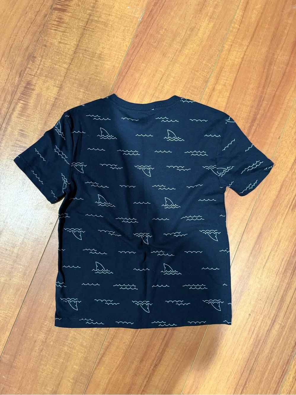 Old Navy Navy Blue Shark Wave Short Sleeve Tee